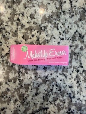 MakeUp Eraser Mini- Pink Makeup Remover